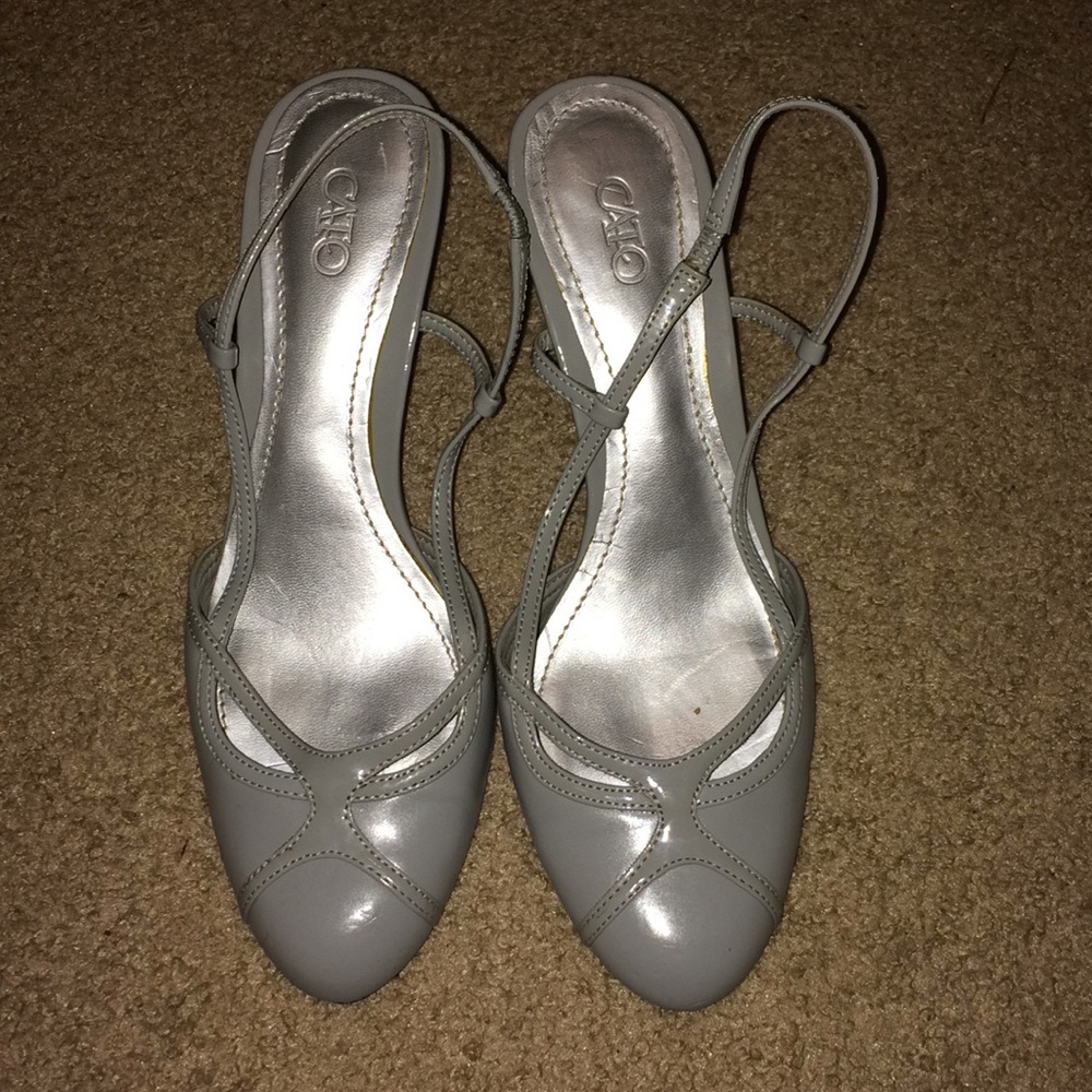 Adorable light gray heels